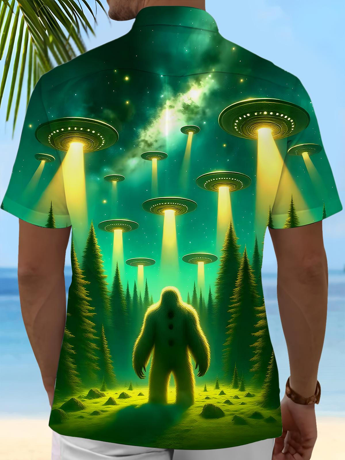 Orangutan Alien Flying Saucer Men's Pocket Short Sleeve Shirts