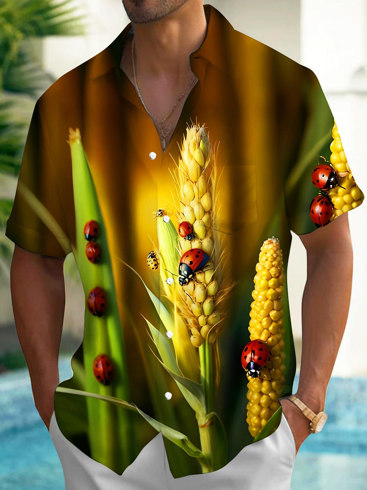 Fun Ladybugs Straw Corn Men's Pocket Short Sleeve Shirts