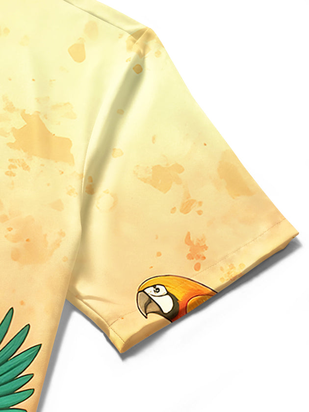 men's Hawaiian shirt close-up short sleeve