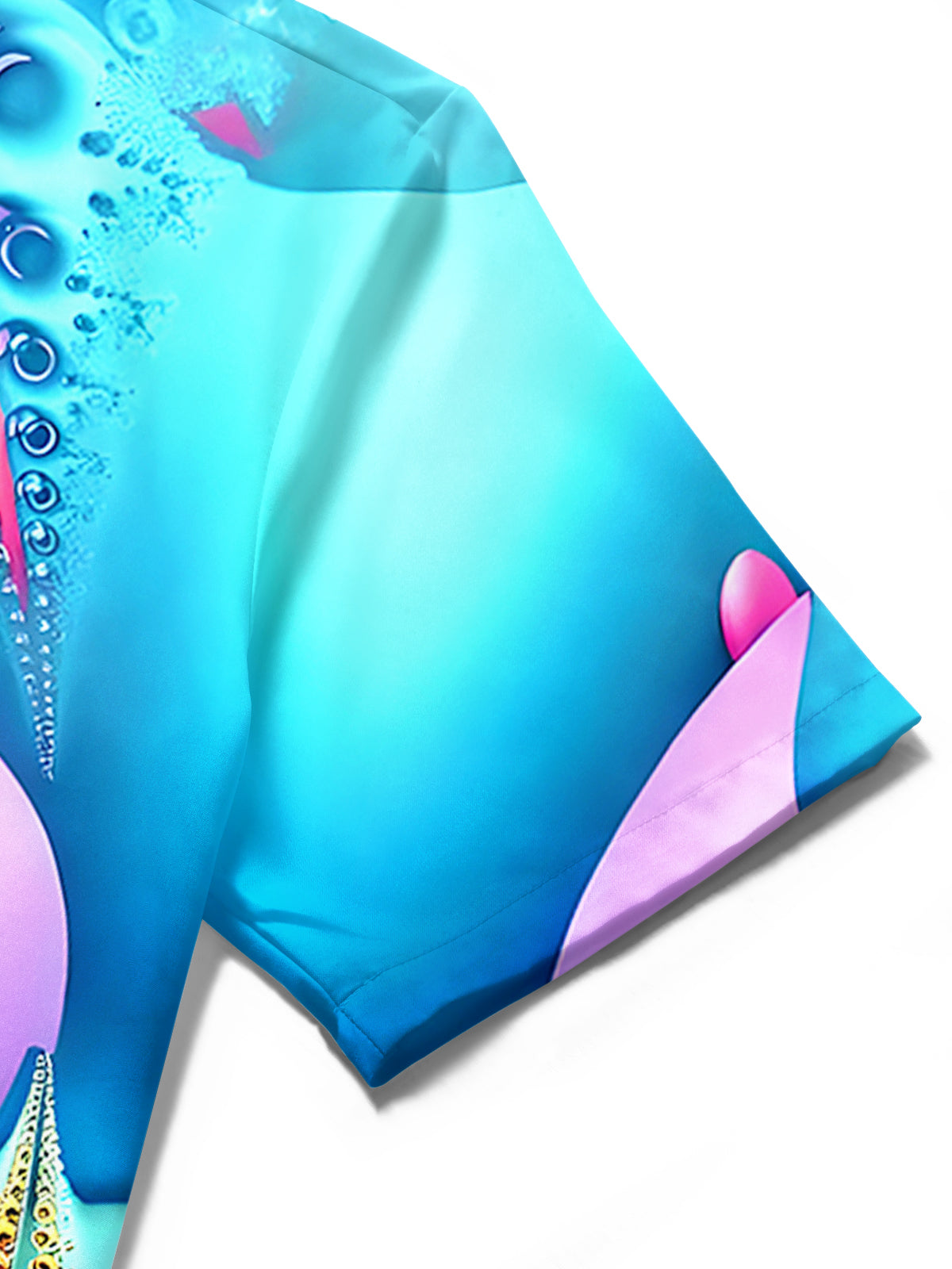 Men abstract print short sleeve shirt close-up detail