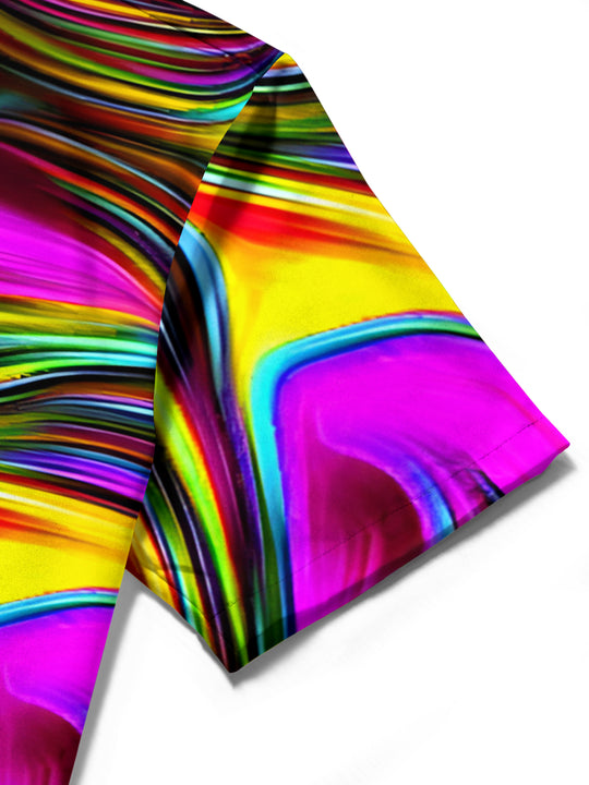 Men abstract print short sleeve shirt close-up craftsmanship detail