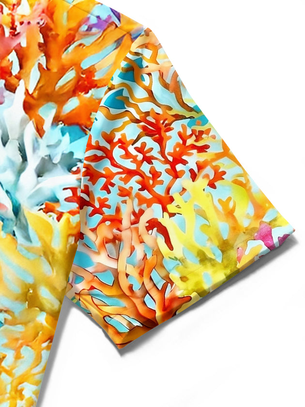 men's Hawaiian shirt close-up short sleeve
