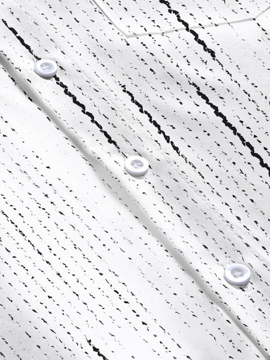 men's printed shirt close-up short sleeve