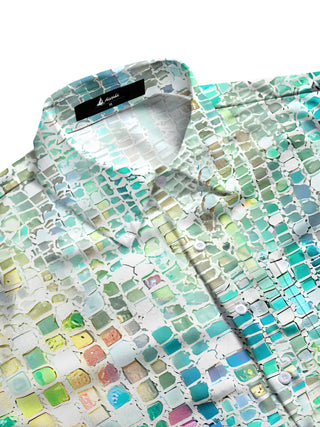 men's printed shirt close-up short sleeve