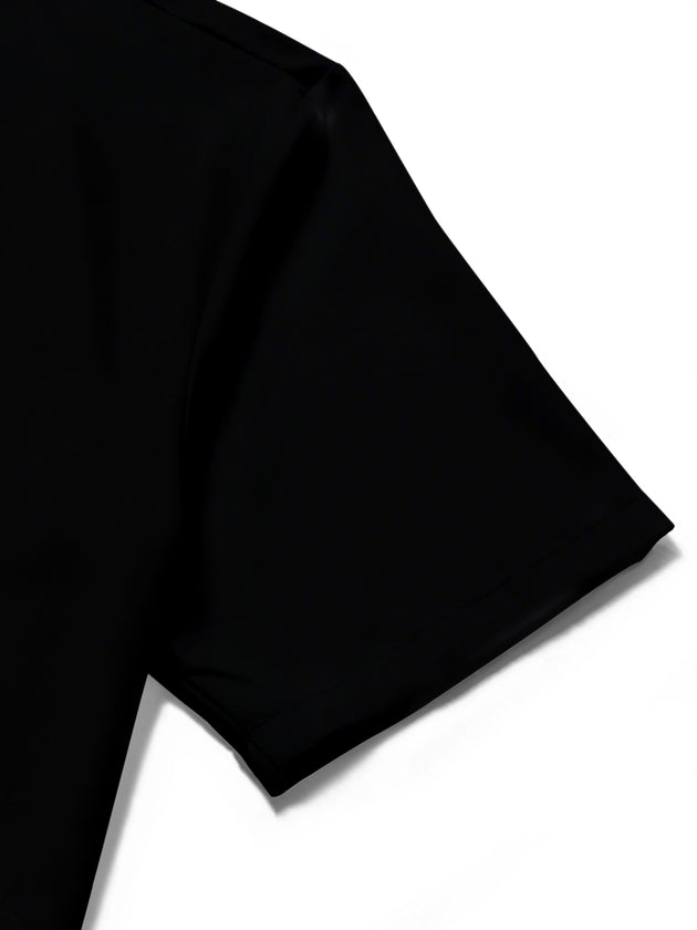 men's printed shirt close-up short sleeve