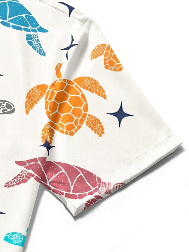 men's Hawaiian shirt close-up short sleeve
