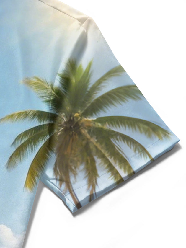 men's Hawaiian shirt close-up short sleeve