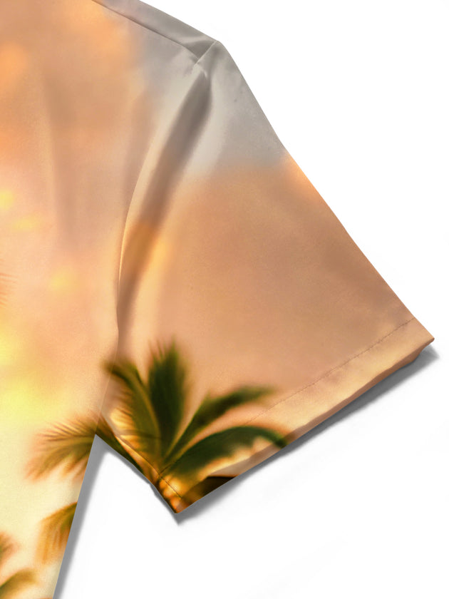men's Hawaiian shirt close-up short sleeve