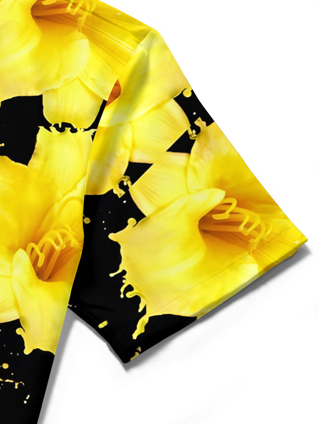 men's floral shirt close-up short sleeve