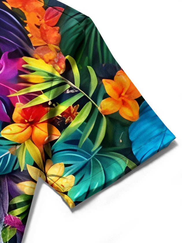 men's Hawaiian shirt close-up short sleeve