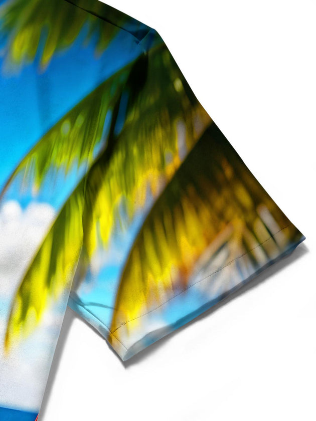 men's Hawaiian shirt close-up short sleeve