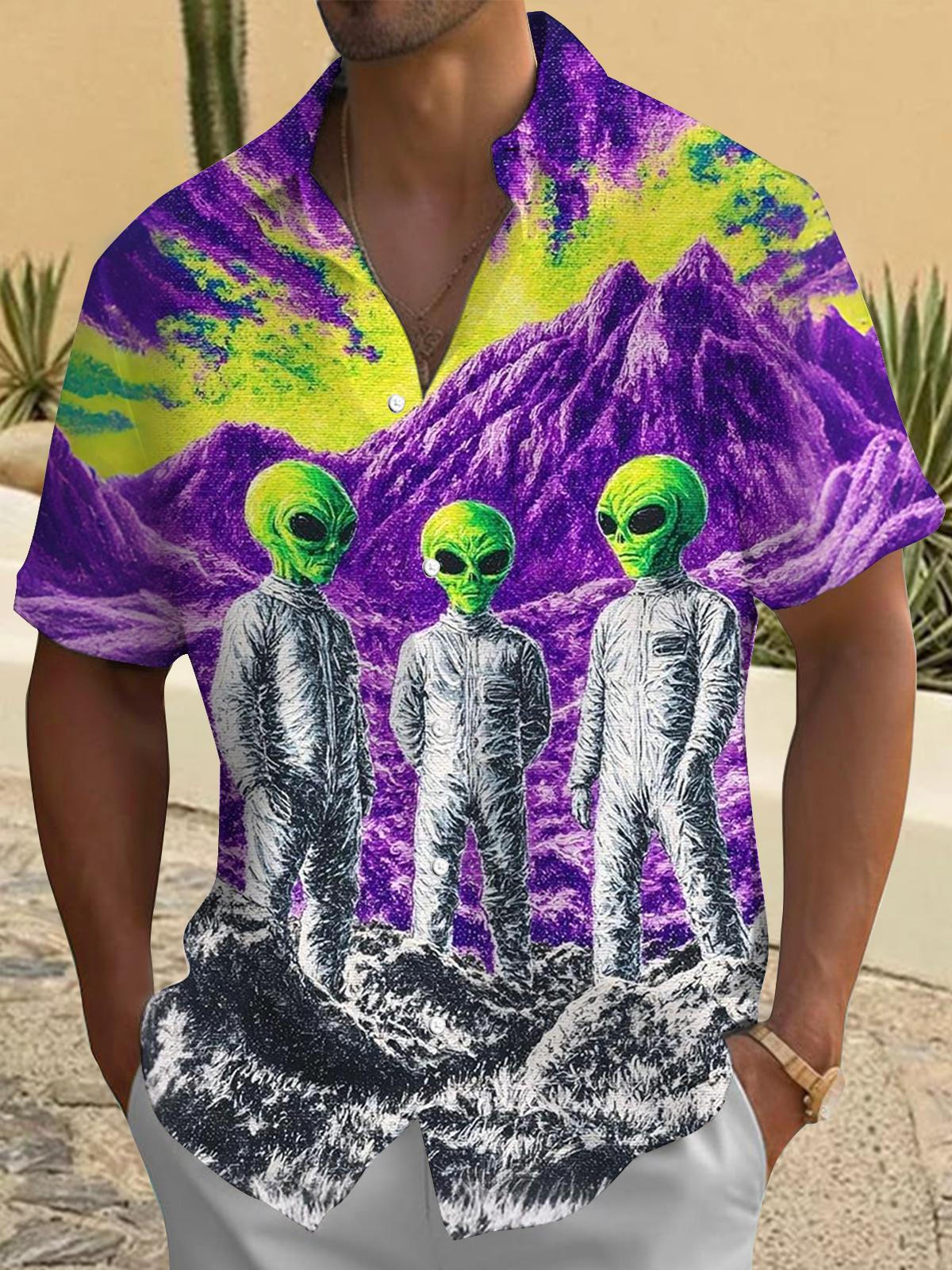 Alien Print Men's Pocket Short Sleeve Shirts