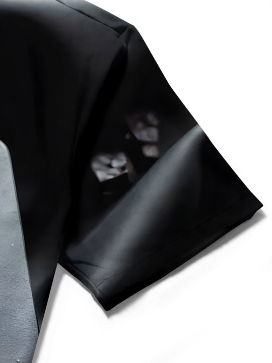 men's printed shirt close-up short sleeve