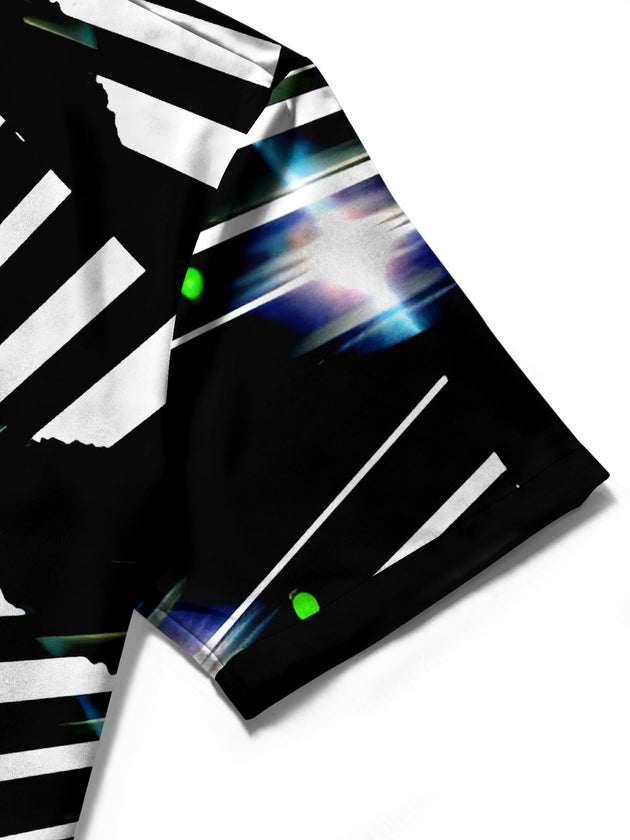 men's geometric print short sleeve pocket shirt close-up stitching detail