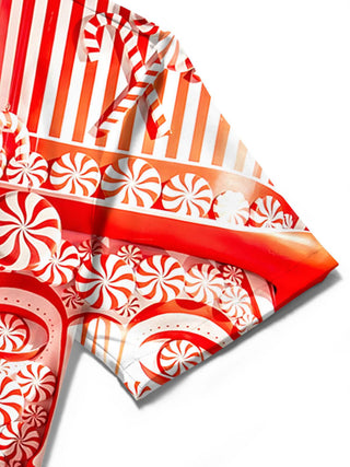 Men's Christmas print short sleeve shirt fabric detail close-up