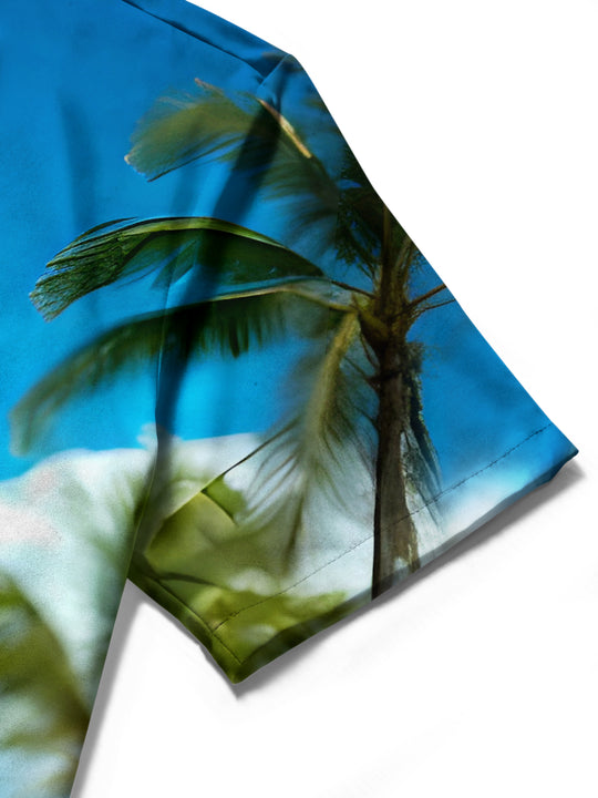 men's Hawaiian shirt close-up short sleeve